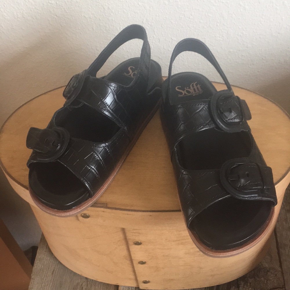 Sofft Black Croc-Embossed Sandals New w/o Tags